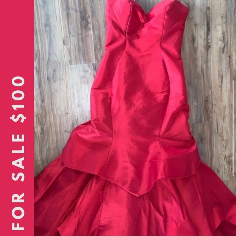 Red Alyce mermaid size 6